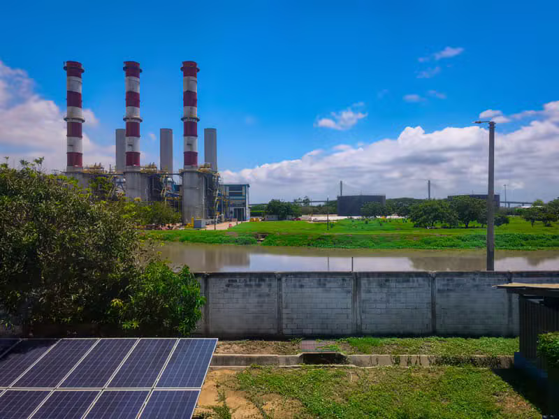 Hybrid Wind, Solar & Batteries