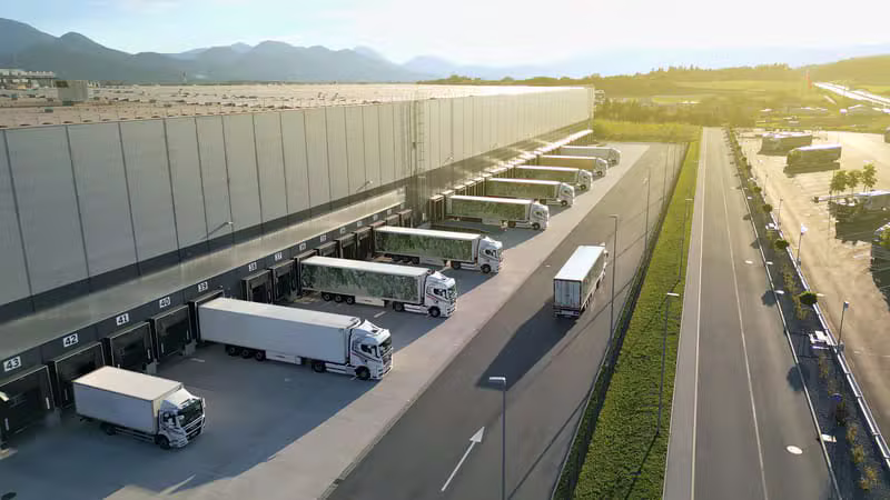 Polo logistico FT Autotrasporti con baie di carico