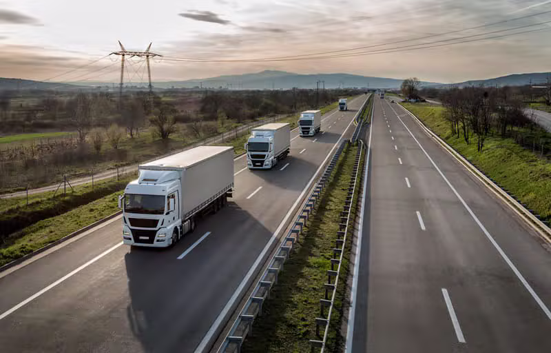 Flotta di camion FT Autotrasporti in viaggio
