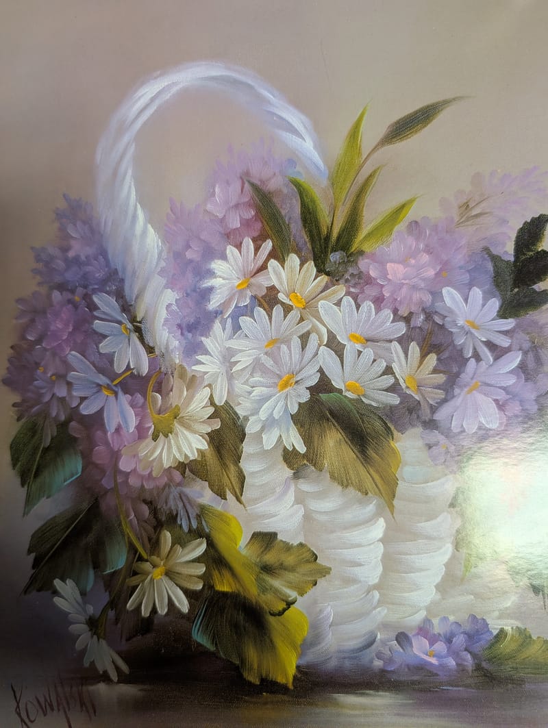 WHITE BASKET OF DAISYS