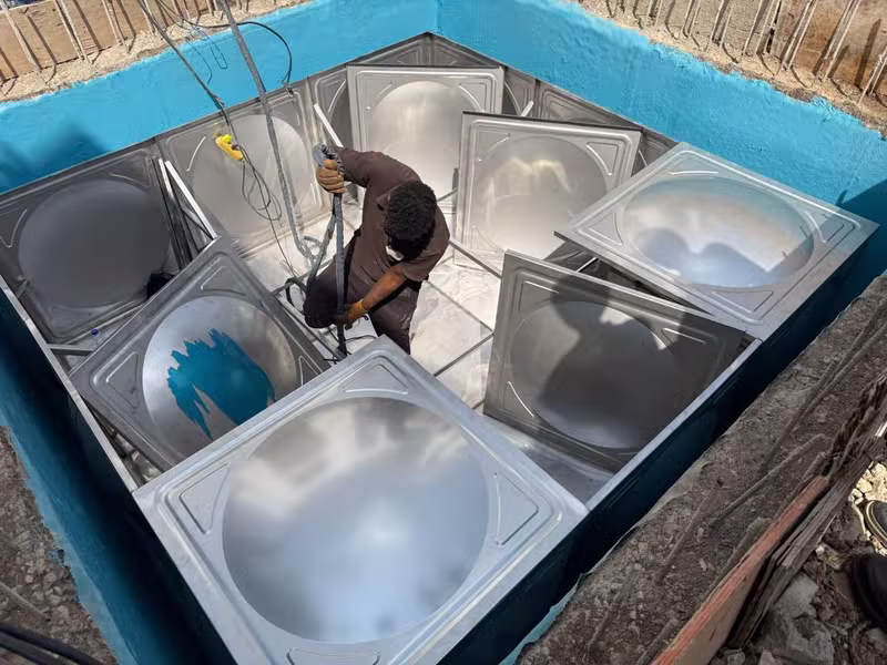Commercial water storage system assembly