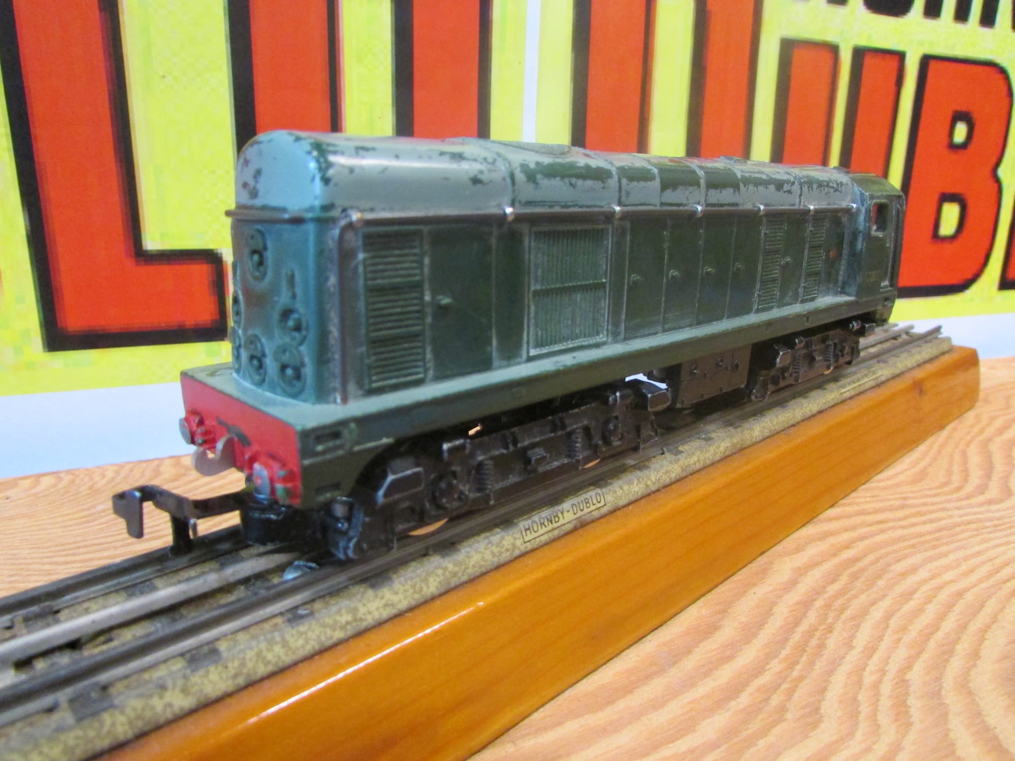 Bufferless L30 BR Bo-Bo Diesel-Electric Loco No.D8000