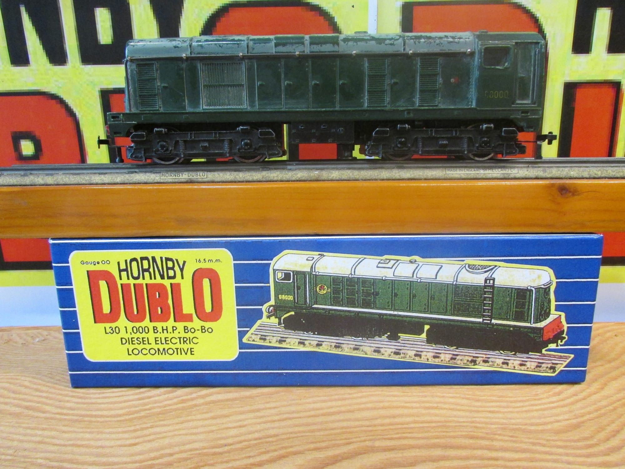Bufferless L30 BR Bo-Bo Diesel-Electric Loco No.D8000