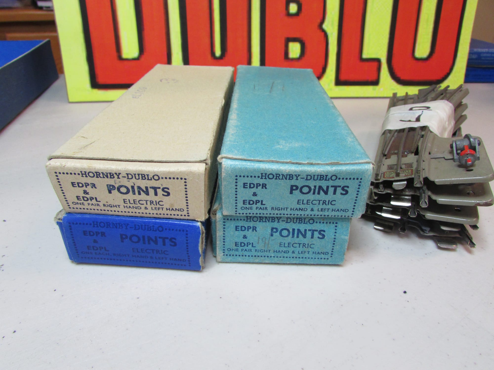 EDPR  Point R/H Manual & EDPL  Point L/H Manual