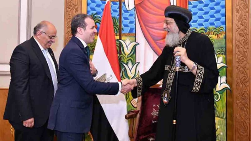 البابا تواضروس الثاني يستقبل رئيس هيئة الإسعاف في لقاء رسمي