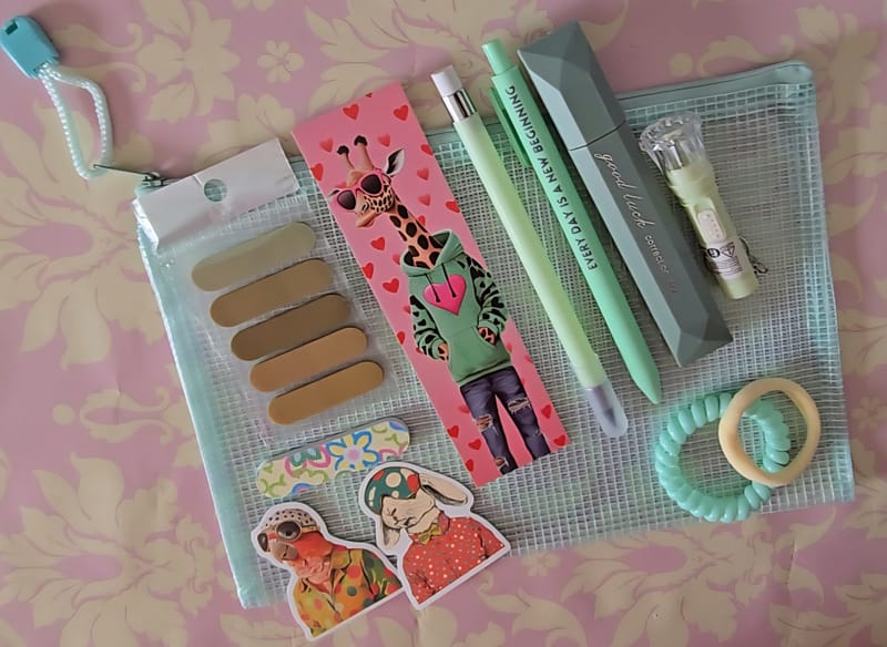 Mini Desk Bundles detail 3