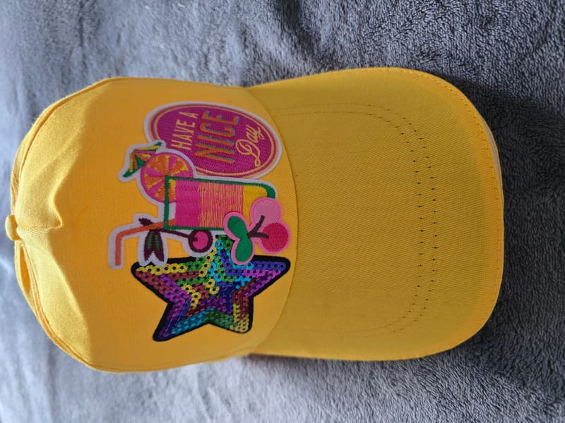 Trucker hats detail 1