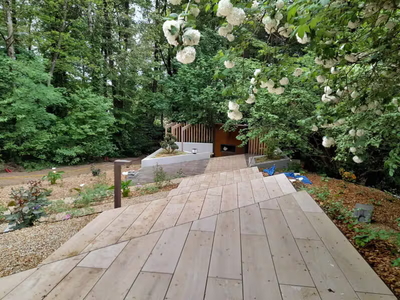 Jardin moderne et aménagement paysager de luxe