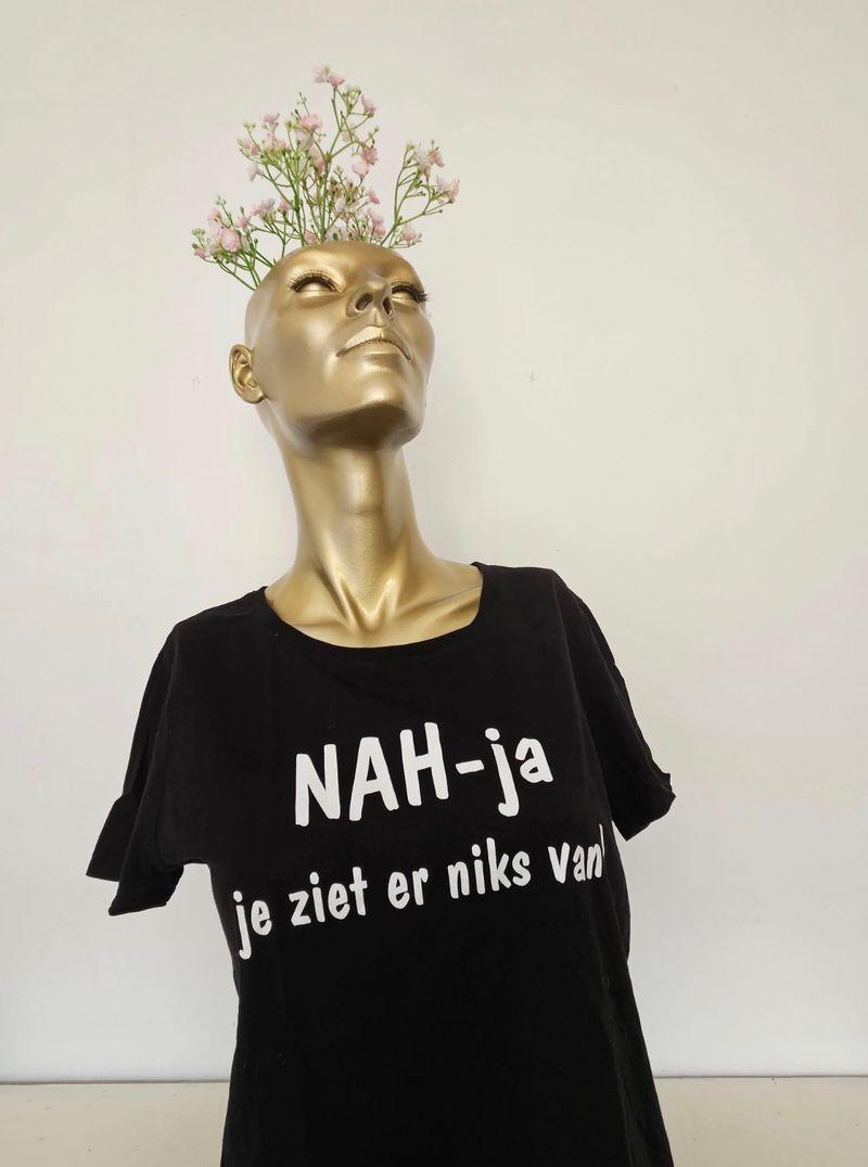 t-shirt NAH-ja je ziet er niks van zwart/wit (preloved)