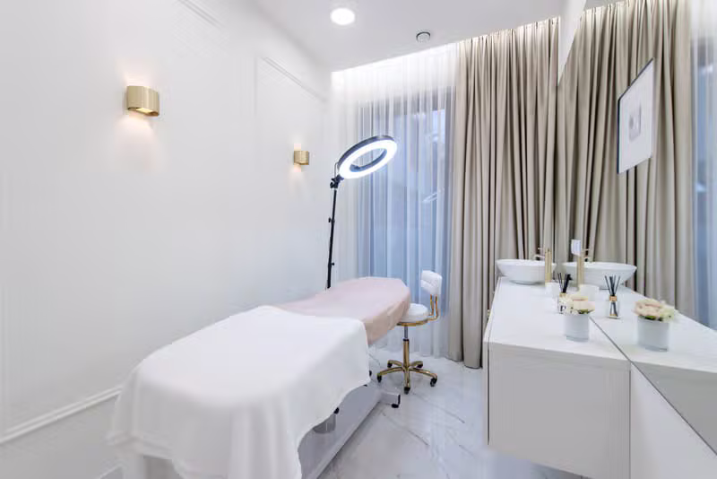 Maison Glow Salon Work