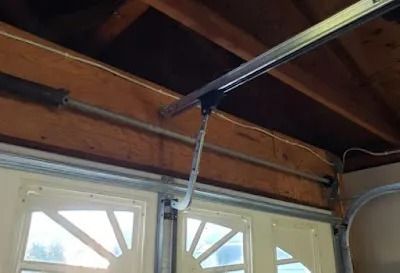 Modern Garage Door Industry Insights: Safety, Smart Tech, and Design