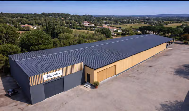 Hangar Revet+
