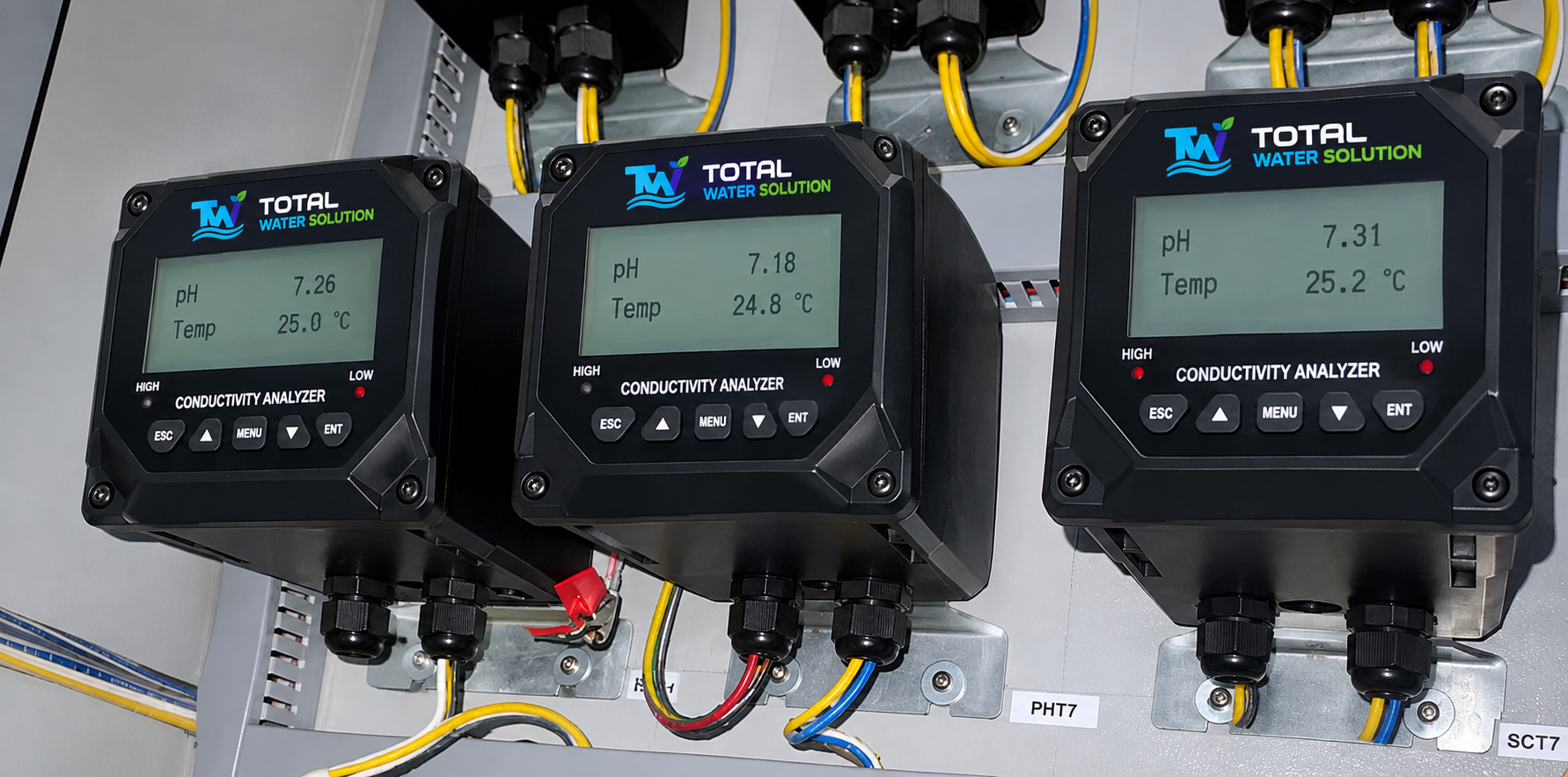 CONDUCTIVITY ANALYZER