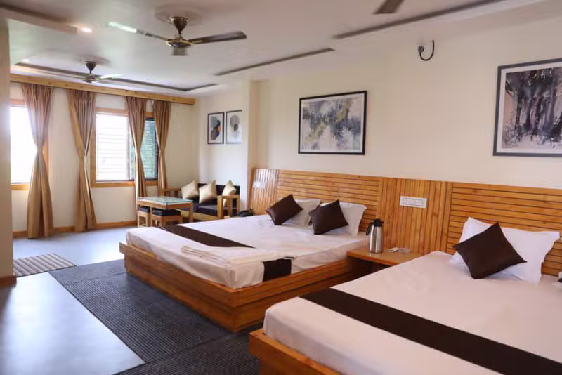 Family Room - shebir marine view