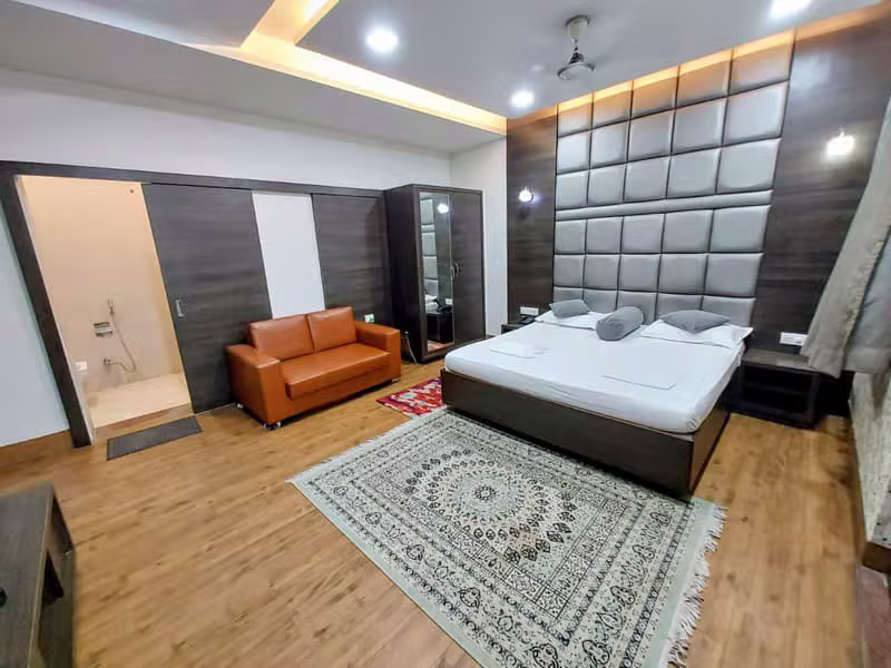 Luxurious Stays