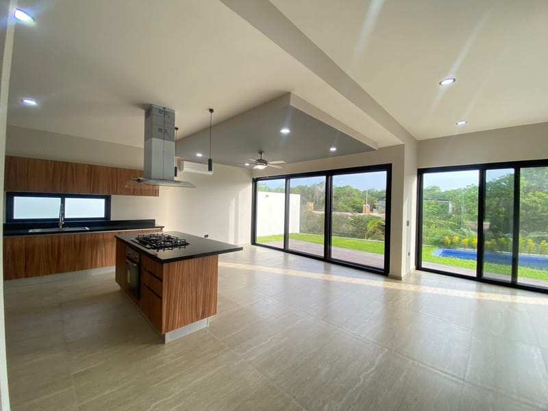 SE RENTA RESIDENCIA DE LUJO EN LAGOS DEL SOL COMPLETAMENTE NUEVA