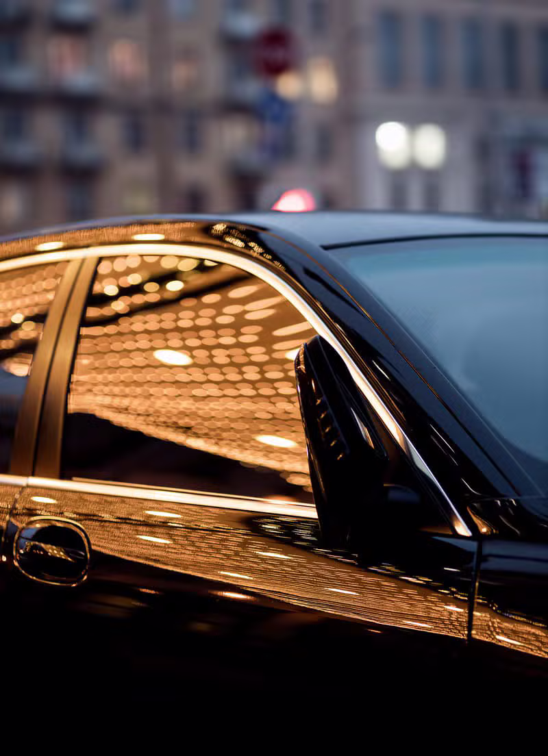 İzmir Korsan Taksi lüks VIP transfer aracı