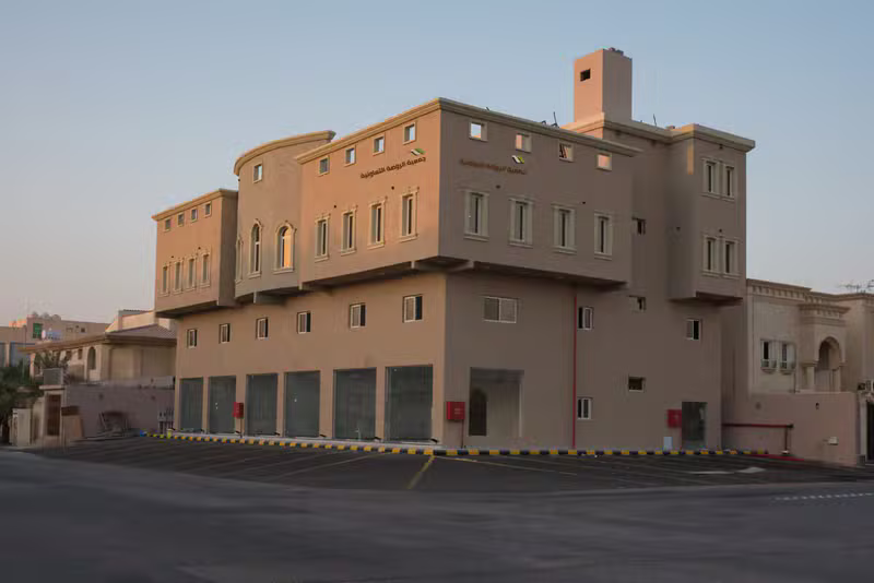مركز الروضة للأعمال 2