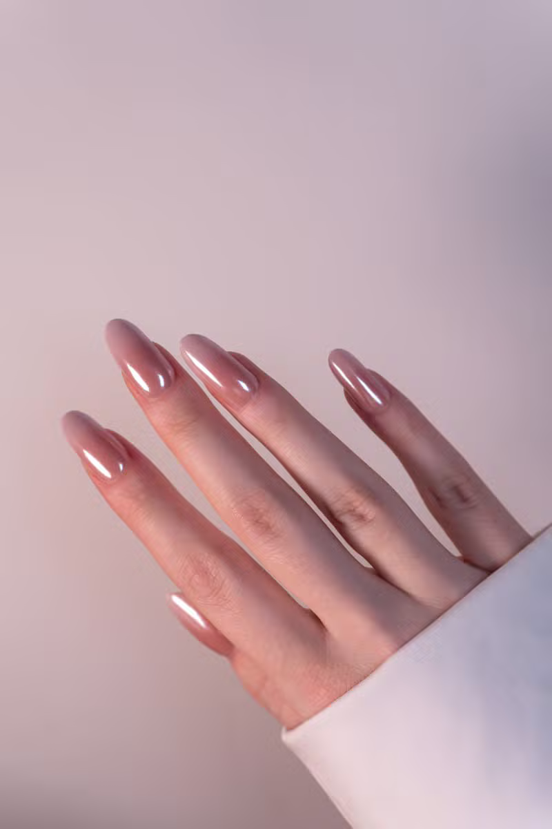 Elegant bridal wedding nails
