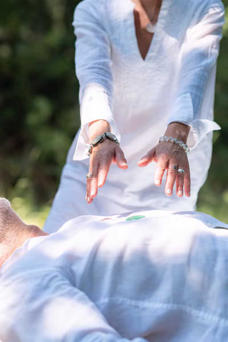 Praticienne Reiki en pleine sérénité