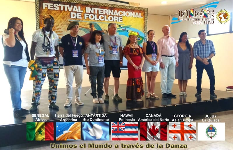 Festival Internacional - Representantes de los Seis Continentes