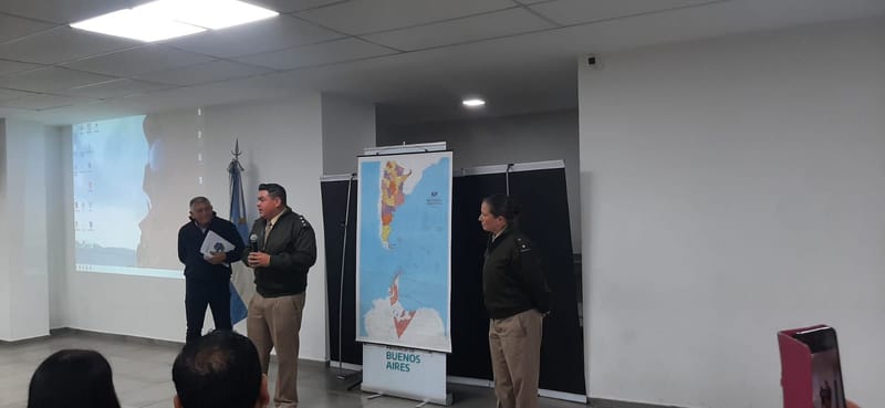 Capitán Mora y Teniente Primero Tempone en Universidad de San Vicente
