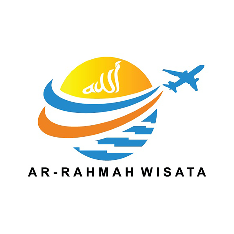 Rombongan jamaah beribadah di Masjidil Haram, Mekah