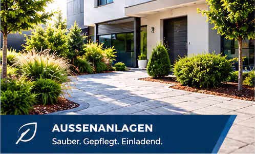 Außenanlagen – gepflegter Eingangsbereich mit Grünflächen