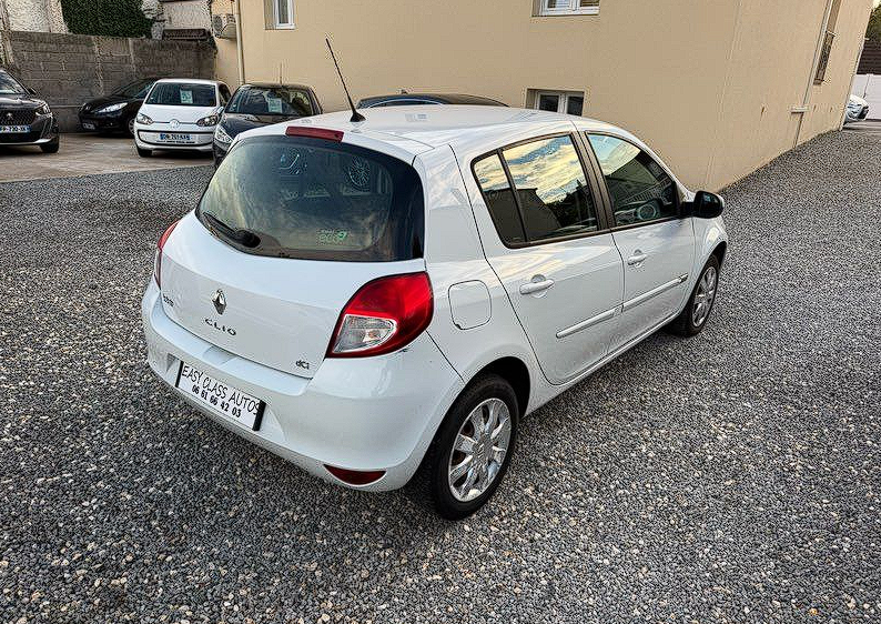 Renault CLIO 3 phase 2 1.5 DCI 75ch CLIM/REG/LIM/ISO/CD — photo 1