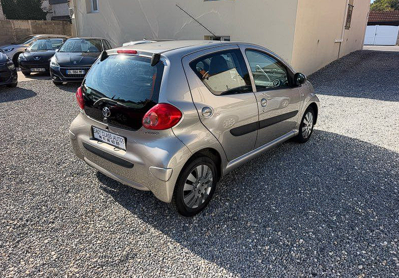 Toyota AYGO 1.0 VVTI 68ch CLIM/FC/VE/RADIO CD/JA — photo 1