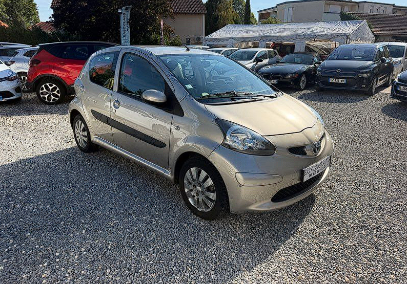 Toyota AYGO 1.0 VVTI 68ch CLIM/FC/VE/RADIO CD/JA — photo 2