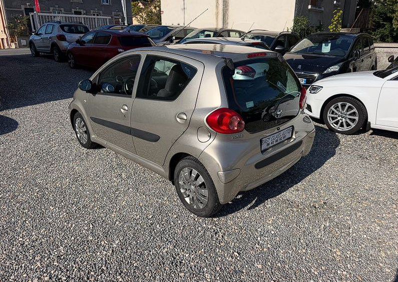 Toyota AYGO 1.0 VVTI 68ch CLIM/FC/VE/RADIO CD/JA — photo 3