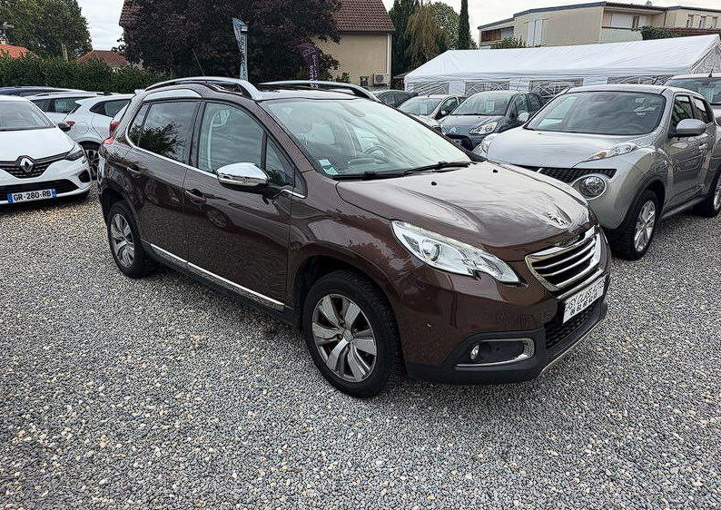 Peugeot 2008 1.6 e-HDI 92ch 1ERE MAIN BOITE AUTO ETG6 TOIT PANO/GPS/ATTELAGE/RADAR AV AR/CLIM AUTO — photo 3