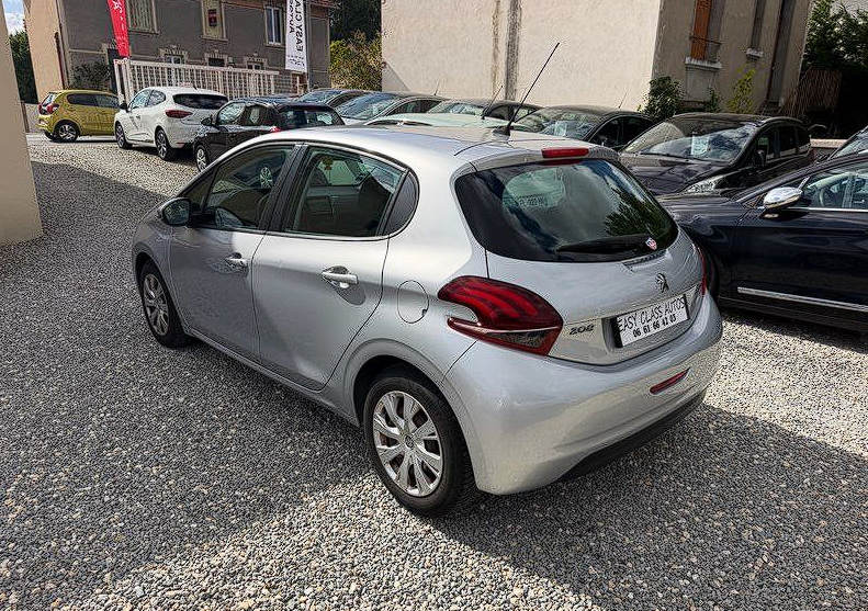 Peugeot 208 1.6 BlueHDI 100ch GPS/CLIM/REG/LIM — photo 4