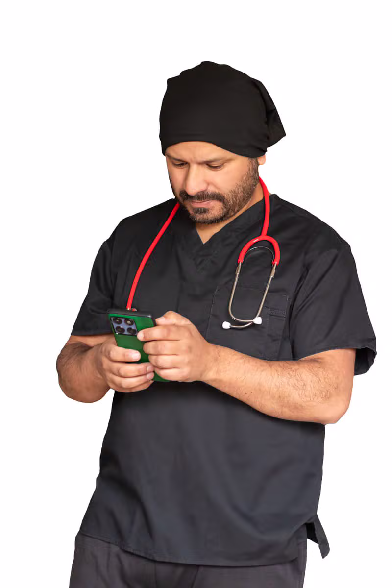Dr. George Vug, medic veterinar cu experiență în clinici și spitale veterinare