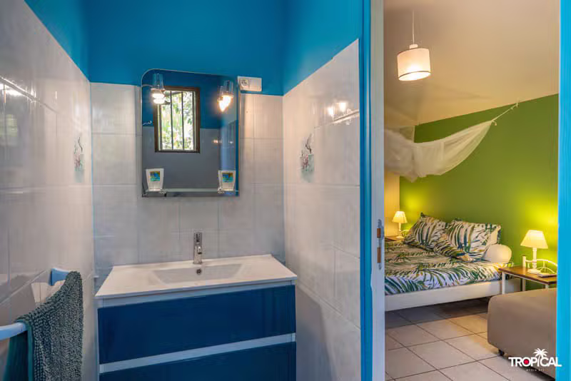 Intérieur soigné d'un gîte tout équipé