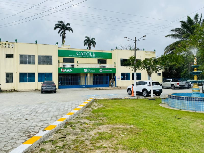Família aproveitando o lazer ao ar livre