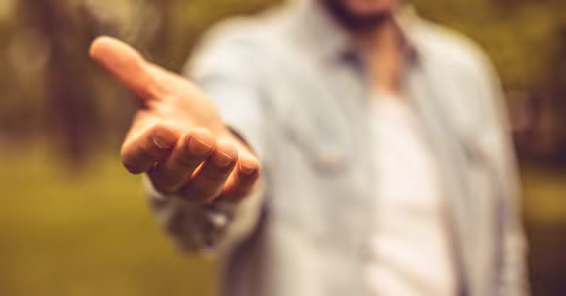 Bougie et pierres zen : accompagnement bien-être à distance