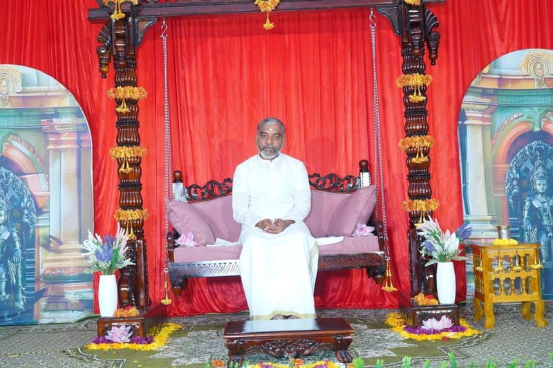 Guruji guiding a seeker through a mindful meditation practice