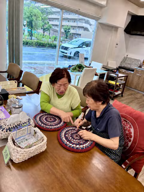 手作り品の制作の様子