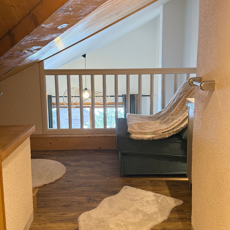 La mezzanine avec ses couchages supplémentaires sous les toits