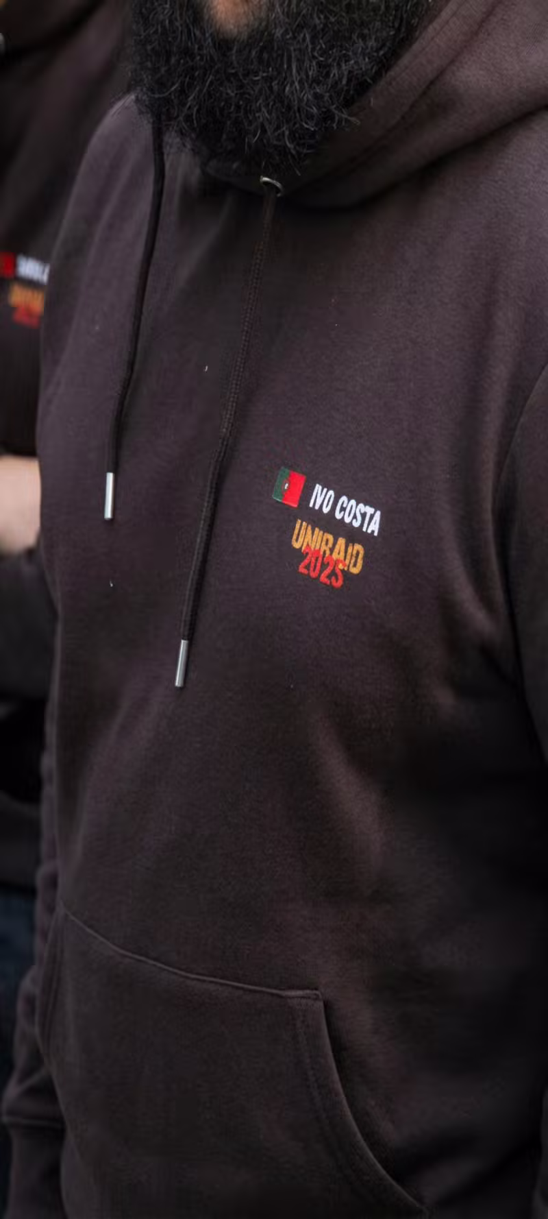 Hoodie personalizado «IVO COSTA UNIRAID 2025» com bandeira de Portugal bordada