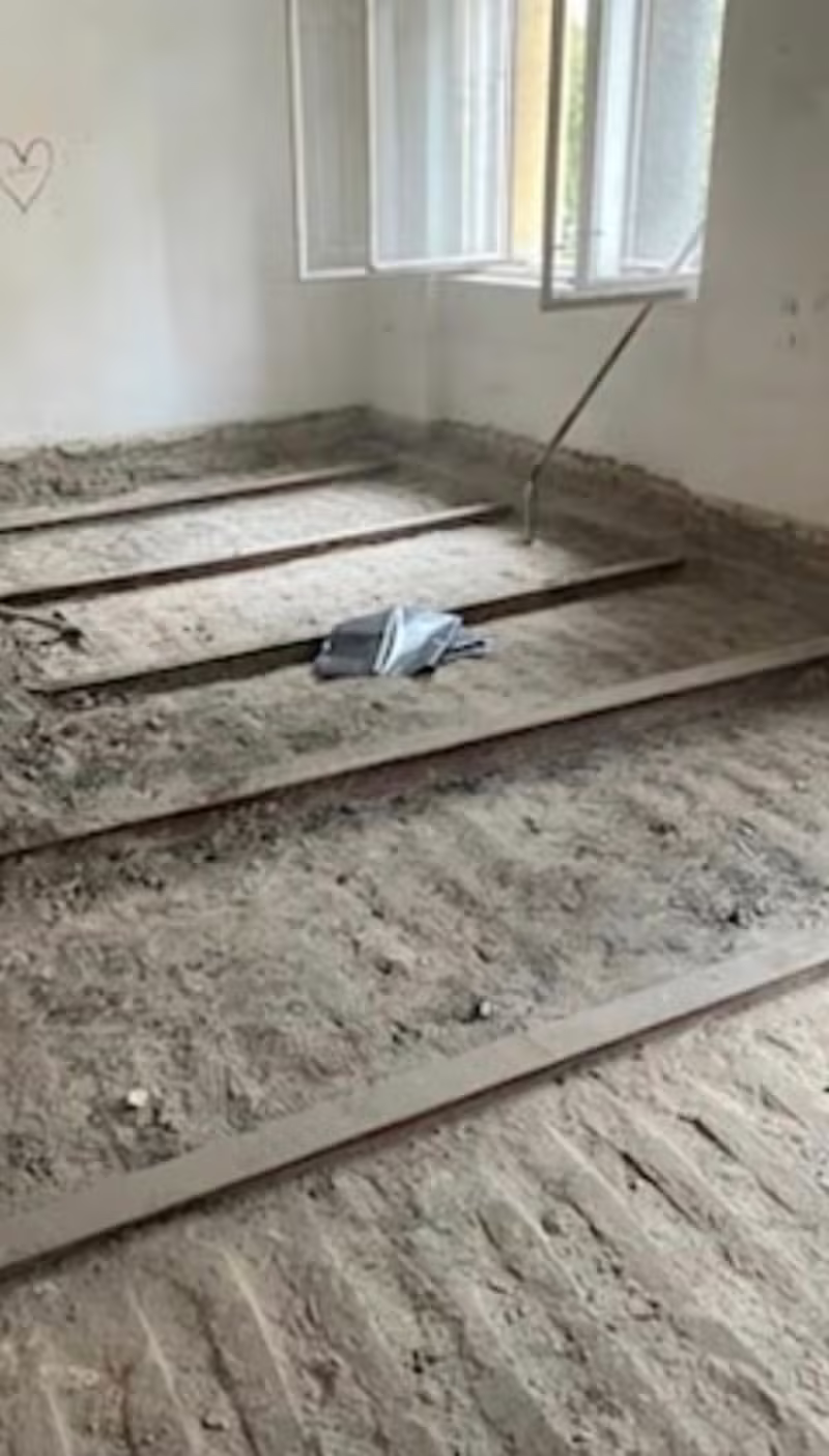 Aljazatbontás és felújítás előkészítése lakásban
