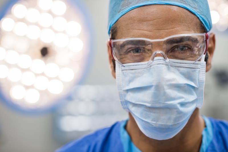 Dr. Carlos Méndez, Implantología y cirugía oral en Cancun-dent