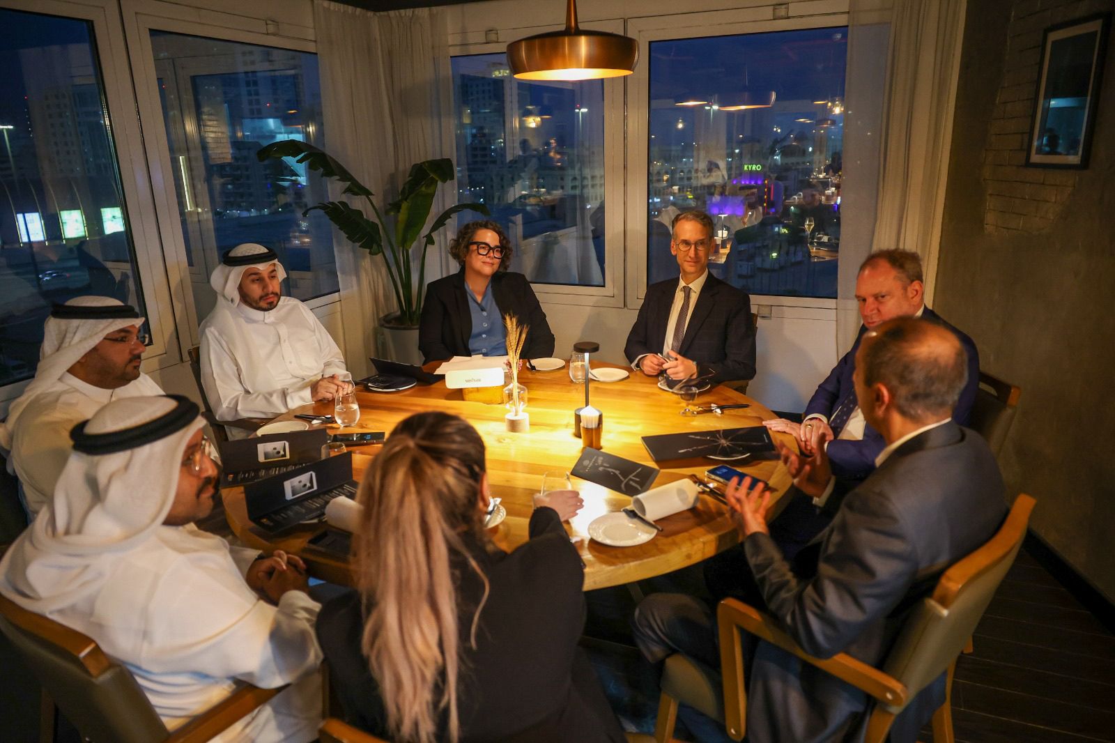 بحضور عدد من الشخصيات البارزة ... "فيوجنز" يقدّم تجربة طعام متجددة تعكس رؤية فندق الخليج للابتكار المحلي