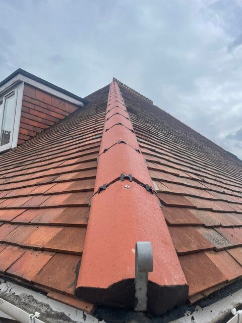 replacement of derelict mortared hip with dry hip installation