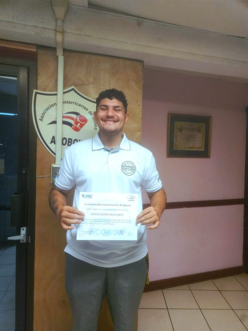 Celebrando a Daniel Salas Mena: Cinco años de crecimiento, dedicación y un nuevo capítulo en BEST803.