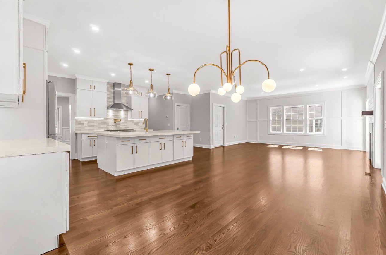 Slim White shaker with 203 Gold Calacatta Quartz