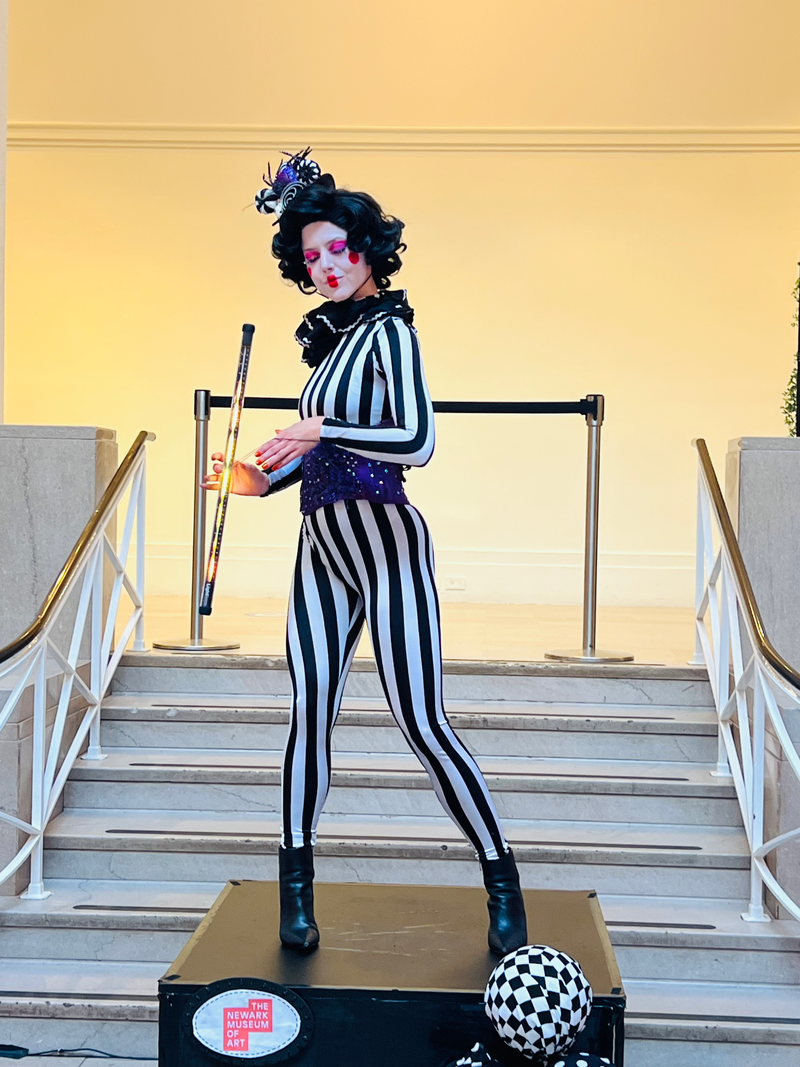 Step right up! Step right up!