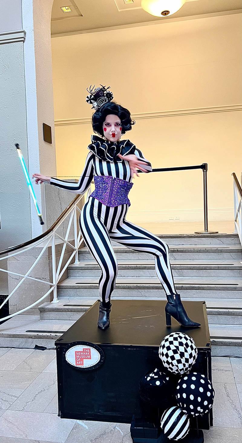 Step right up! Step right up!